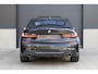 BMW 3-Serie 330e PANO MEMORY M PAKKET CAMERA HUD TREKHAAK
