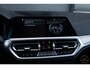BMW 3-Serie 330e PANO MEMORY M PAKKET CAMERA HUD TREKHAAK
