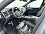 Volvo XC60 T6 Recharge R-Design | 21" | Head-up | Full LED | Harman Kardon | Leder Dashboard | Panoramadak | Elektr. verst. Bestuurdersstoel | Adaptieve Cruise | Stoel/Stuur/Achterbankverwarming