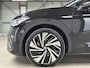 Volkswagen ID.5 Pro 77 kWh | Matrix | Pano | HUD | Warmtepomp | Trekhaak |