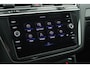 Volkswagen Tiguan 1.5 TSI 150pk DSG R-Line Trekhaak Head-Up Stoelverwarming Virtual Cockpit Navigatie