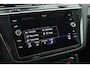 Volkswagen Tiguan 1.5 TSI 150pk DSG R-Line Trekhaak Head-Up Stoelverwarming Virtual Cockpit Navigatie