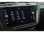 Volkswagen Tiguan 1.5 TSI 150pk DSG R-Line Trekhaak Head-Up Stoelverwarming Virtual Cockpit Navigatie