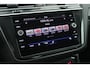 Volkswagen Tiguan 1.5 TSI 150pk DSG R-Line Trekhaak Head-Up Stoelverwarming Virtual Cockpit Navigatie