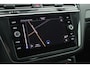 Volkswagen Tiguan 1.5 TSI 150pk DSG R-Line Trekhaak Head-Up Stoelverwarming Virtual Cockpit Navigatie