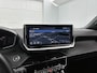 Peugeot 2008 1.2 Hybrid Allure 145pk Automaat | Navigatie | Climate Control | Adaptieve Cruise Control | Camera Voor + Achter | 17" LMV | Keyless Entry/Start | Dodehoekdetectie | Apple Carplay/Android Auto |