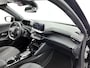 Peugeot 2008 1.2 Hybrid Allure 145pk Automaat | Navigatie | Climate Control | Adaptieve Cruise Control | Camera Voor + Achter | 17" LMV | Keyless Entry/Start | Dodehoekdetectie | Apple Carplay/Android Auto |