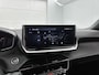 Peugeot 2008 1.2 Hybrid Allure 145pk Automaat | Navigatie | Climate Control | Adaptieve Cruise Control | Camera Voor + Achter | 17" LMV | Keyless Entry/Start | Dodehoekdetectie | Apple Carplay/Android Auto |
