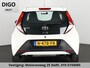 Toyota Aygo 1.0 VVT-i X CARPLAY NAVI 1e EIG.GARANTIE 10-2031 VOLLEDIG OH. AUDIO. SPEED LIMITER.