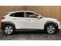Hyundai Kona Electric EV Premium 64 kWh|GROTE ACCU|100%SOH|FACELIFT|3-FASE|TREKH|HUD|LEDER|ACC|STUURVERW|STOELVERW+VENT.|CAMERA|CARPLAY|NL|