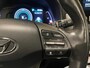 Hyundai Kona Electric EV Premium 64 kWh|GROTE ACCU|100%SOH|FACELIFT|3-FASE|TREKH|HUD|LEDER|ACC|STUURVERW|STOELVERW+VENT.|CAMERA|CARPLAY|NL|