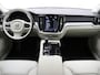 Volvo V60 T6 350pk AWD Essential Edition Bright / Voorraadkorting €8000,- / Blond leder / ACC / PDC V+A / Camera / Stoel/- en stuurverwarming / 19'' Velgen / Getint glas /