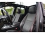 Land Rover Discovery Sport P300e 1.5 R-Dynamic HSE Panoramadak, Memorystoelen, Elektrische trekhaak, Less Drive Pack, Apple Car Play, Android Auto, Achteruitrijcamera, Dodehoekassistent, Luxe audiosysteem Meridian, ACC + Stop/go, Draadloos laden, etc.