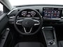 Volkswagen T-Roc Life First Edition 1.5 eTSI 116pk | Stoelverwarming | Camera | LED | 17 Inch | Apple Carplay - Android Auto |