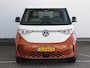 Volkswagen ID. Buzz Pro 77kWh | Origineel Two-tone | Elektrische stoelen | Wegklapbare trekhaak | Keyless | Camera | 19" velgen |