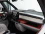 Volkswagen ID. Buzz Pro 77kWh | Origineel Two-tone | Elektrische stoelen | Wegklapbare trekhaak | Keyless | Camera | 19" velgen |