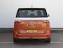 Volkswagen ID. Buzz Pro 77kWh | Origineel Two-tone | Elektrische stoelen | Wegklapbare trekhaak | Keyless | Camera | 19" velgen |