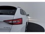 Skoda Superb Combi 2.0 TSI 220 PK Sportline Business | Uitklap Trekhaak | Panoramadak | Camera | CarPlay | Stoelverwarming V+A |