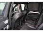 Volvo XC90 T8 Recharge AWD Ultra Dark - Luchtvering - Panorama/schuifdak - IntelliSafe Assist & Surround - 360º Camera - Bowers & Wilkins audio - Adaptieve LED koplampen - Verwarmde voorstoelen, stuur & achterbank - Parkeersensoren voor & achter - Elektr. bedienb. voorstoelen met geheugen - Head up display - Draadloze tel. lader - Extra getint glas - Elektr. inklapbare trekhaak - 22' LMV
