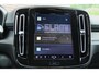 Volvo XC40 Recharge Twin Plus | Semi elektrische trekhaak | Verwarmbare voorstoelen en stuurwiel | Interieur voorverwarm installatie | High performance audio | 19 inch lichtmetalen velgen | Extra getint glas achter | Achteruitrijcamera
