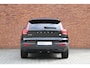 Volvo XC40 Recharge Twin Plus | Semi elektrische trekhaak | Verwarmbare voorstoelen en stuurwiel | Interieur voorverwarm installatie | High performance audio | 19 inch lichtmetalen velgen | Extra getint glas achter | Achteruitrijcamera