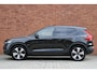 Volvo XC40 Recharge Twin Plus | Semi elektrische trekhaak | Verwarmbare voorstoelen en stuurwiel | Interieur voorverwarm installatie | High performance audio | 19 inch lichtmetalen velgen | Extra getint glas achter | Achteruitrijcamera