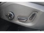 Volvo V60 T8 Plug-in hybrid AWD Ultra Dark | Adaptieve Cruise Control met Pilot Assist | Premium audio by Harman Kardon | 360 graden camera | Elektrisch bedienbaar schuif-/kantel panoramadak | Stoelverwarming | Elektrische voorstoelen met geheugen | Stuurwielverwarming | Semi-elektrische trekhaak |