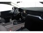 Volvo V60 T8 Plug-in hybrid AWD Ultra Dark | Adaptieve Cruise Control met Pilot Assist | Premium audio by Harman Kardon | 360 graden camera | Elektrisch bedienbaar schuif-/kantel panoramadak | Stoelverwarming | Elektrische voorstoelen met geheugen | Stuurwielverwarming | Semi-elektrische trekhaak |
