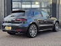 Porsche Macan 3.6 Turbo | Sport-chrono | Pano | PDLS+ | Trekhaak | Luchtvering | Leder | Stoelverwarming voor & achter | Stoelventilatie | Vol |
