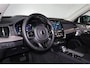 Volvo XC90 T8 Recharge AWD Ultra Dark - Luchtvering - Panorama/schuifdak - IntelliSafe Assist & Surround - 360º Camera - Bowers & Wilkins audio - Verwarmde voorstoelen, stuur & achterbank - Parkeersensoren voor & achter - Elektr. bedienb. voorstoelen met geheugen - Geventileerde voorstoelen - Head up display - Draadloze tel. lader - Extra getint glas - Elektr. inklapbare trekhaak - 22' LMV