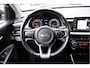 Kia Stonic 1.0 T-GDi DynamicPlusLine BJ2020 Lmv 17" | Led | Pdc | Navi | Keyless entry | Achteruitrijcamera | App-Connect | Climate control | Cruise control | Extra getint glas | Zwart dak