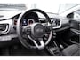 Kia Stonic 1.0 T-GDi DynamicPlusLine BJ2020 Lmv 17" | Led | Pdc | Navi | Keyless entry | Achteruitrijcamera | App-Connect | Climate control | Cruise control | Extra getint glas | Zwart dak