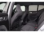 Volvo EX40 Extended Range Plus 82 kWh - IntelliSafe Assist & Surround - 360º Camera - Verwarmde voorstoelen, stuur & achterbank - Parkeersensoren voor & achter - Elektr. bedienb. bestuurdersstoel met geheugen - Draadloze tel. lader - Warmtepomp - Extra getint glas - 19' LMV