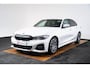 BMW 3-Serie 320i Business Edition M Sport - Elektrisch verwarmde voorstoelen - Getinte Ruiten - Active Guard Plus - Cruise control - PDC Voor/Achter - HiFi  - Automatisch dimmende binnenspiegel - Doorlaadopening -