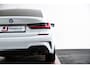 BMW 3-Serie 320i Business Edition M Sport - Elektrisch verwarmde voorstoelen - Getinte Ruiten - Active Guard Plus - Cruise control - PDC Voor/Achter - HiFi  - Automatisch dimmende binnenspiegel - Doorlaadopening -