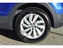 Volkswagen T-Cross 1.0 TSI Life navigatie, parkeersensoren voor en achter, side assist dodehoek sensor, NL auto dealer onderhouden, adaptieve cruise control, airco, 16"LM Velgen, dakrailing, licht en regensensor, DAB+