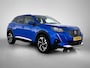 Peugeot e-2008 SUV EV Allure Pack 50 kWh 136pk | Accu SOH 90,7% | Lage kilometerstand! | Navigatie | Achteruitrijcamera | 3D Cockpit | Climate Control | Cruise Control | Parkeersensoren v+a | Stoelverwarming | Keyless | Bluetooth | Apple CarPlay / Android Auto | DAB+ radio | Elektrisch inklapbare spiegels | Donker getint glas | 17" lichtmetalen velgen |
