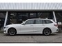 BMW 3-Serie Touring 318i High Executive Sport Line | TREKHAAK | APPLE CARPLAY | NAP | DEALER ONDERHOUDEN | ANDROID AUTO