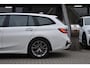 BMW 3-Serie Touring 318i High Executive Sport Line | TREKHAAK | APPLE CARPLAY | NAP | DEALER ONDERHOUDEN | ANDROID AUTO