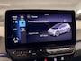 Volkswagen ID.3 First Max 58 kWh SoH 90% / Trekhaak / 3 Fase / Massage / Panoramadak / Stoel en stuurverwarming / Camera /