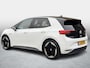 Volkswagen ID.3 First Max 58 kWh SoH 90% / Trekhaak / 3 Fase / Massage / Panoramadak / Stoel en stuurverwarming / Camera /