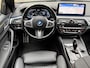 BMW 5-Serie Touring 530e 292pk | M-pakket | Camera | Leder | Sportstoelen | Wegklapbare trekhaak | Adaptieve cruise | Virtual cockpit | Sfeerverlichting | Apple CarPlay | Stoel&stuurverwarming | 19 inch M-velgen | Elektrische achterklep | Volledig onderhouden