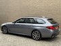 BMW 5-Serie Touring 530e 292pk | M-pakket | Camera | Leder | Sportstoelen | Wegklapbare trekhaak | Adaptieve cruise | Virtual cockpit | Sfeerverlichting | Apple CarPlay | Stoel&stuurverwarming | 19 inch M-velgen | Elektrische achterklep | Volledig onderhouden