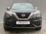 Nissan Juke 1.0 DIG-T N-Connecta Automaat / Fabrieksgarantie t/m 10-04-2028 / Cold Pack / Trekgewicht 1250 KG / all-season banden / Apple Carplay Android Auto / Stuur-, Stoel en Voorruit verwarming / Achteruitrijcamera / Keyless Entry/Start / Draadloze telefoon lader /