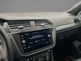 Volkswagen Tiguan Allspace Highline Business R 1.5 TSI 150pk DSG Automaat Trekhaak, Lederen bekleding, Adaptive cruise control, Navigatie, Elektrische achterklep