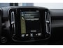 Volvo XC40 T4 211PK Automaat Recharge Inscription / Panoramadak / Adaptive cruise control / Harman Kardon audio / Pilot assist / BLIS / Stoel en stuur verwarming / Elektrische achterklep / Parkeersensoren met camera