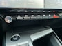 Peugeot 308 SW 1.6 Plug-in Hybrid 195PK | GT | Alcantara bekleding | Camera V + A | Parkeerhulp | Stoer & Stuurverwarming | Massage stoelen voor | Adaptieve cruise control | 19 Inch LMV | 7,4 kW lader | Parkeersensor achter | Parkeersensor voor