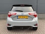 Toyota Yaris 1.5 Hybrid Bi-Tone Plus / Trekhaak / Panorama / Achteruitrij Camera / Cruise / Navigatie /