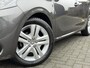 Peugeot 208 Signature 1.2 PureTech 110PK EAT6 Automaat Navigatie, Parkeersensoren Achter, Apple Carplay, Android Auto, Trekhaak