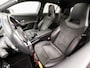 Mercedes-Benz A-klasse 180 AMG Sport Automaat (SCHUIFDAK, APPLE CARPLAY, SFEERVERLICHTING, BURMESTER, KEYLESS, LEDER/ALCANTARA, CAMERA, SPORTSTOELEN, STOELVERWARMING, WIDESCREEN, GETINT GLAS, NIEUWSTAAT)